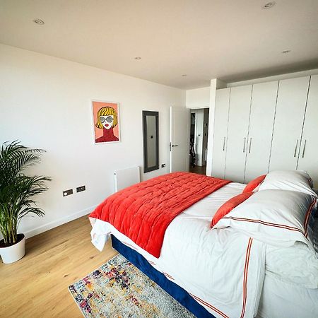 Stunning Beach Front Apartment With Sea Views, Free Parking & Balcony Ramsgate Eksteriør billede