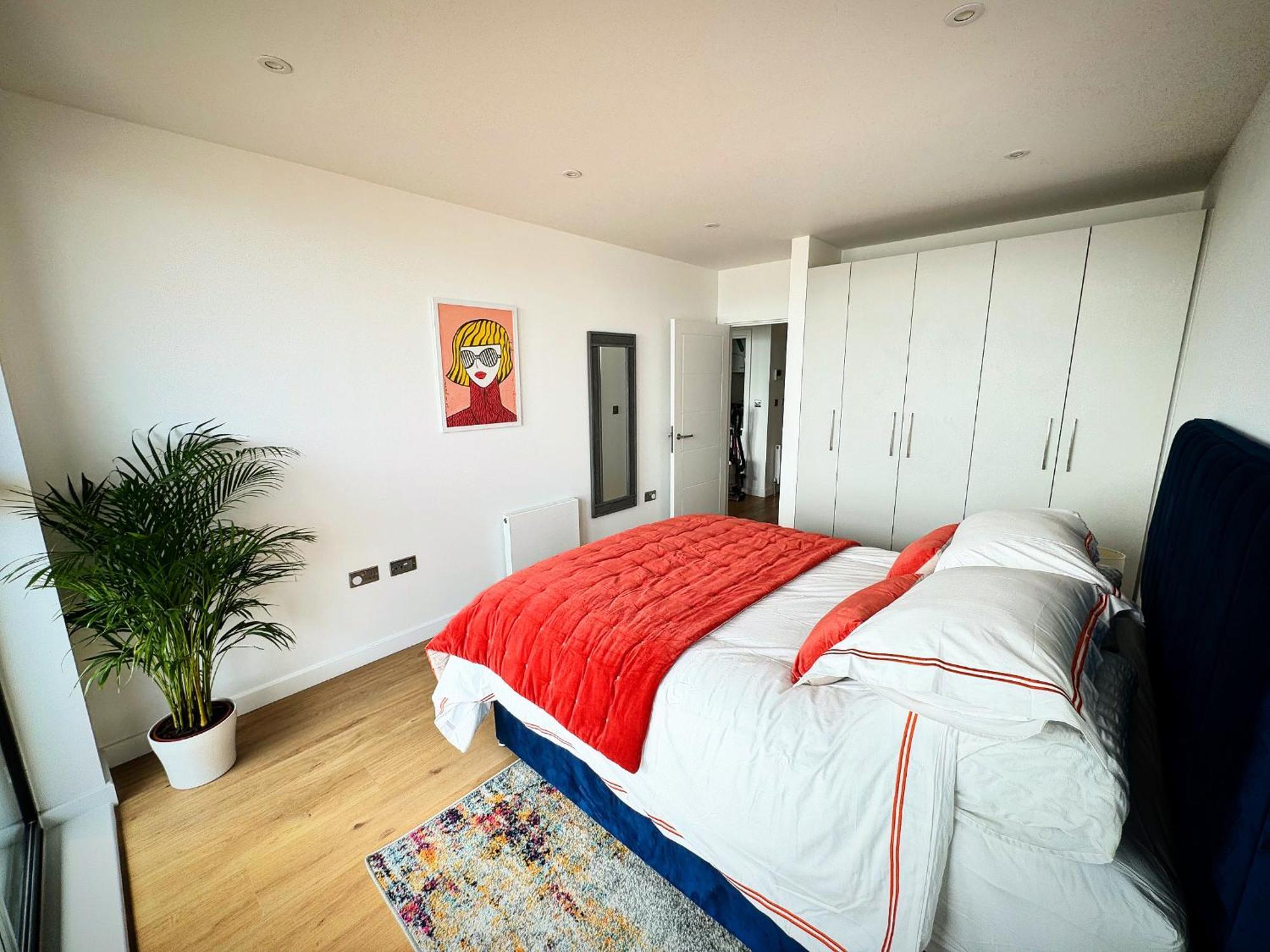 Stunning Beach Front Apartment With Sea Views, Free Parking & Balcony Ramsgate Eksteriør billede
